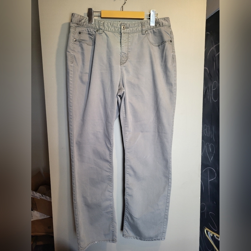 Denver Hayes Hanna Highwaited Light Gray Relaxed Jeans, Size 12 (32) - Picture 2 of 6